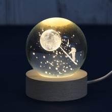 Cosmic Adventure: Astronaut & Moon 3D Crystal Ball Lamp - Illuminate the Mysteries of Space